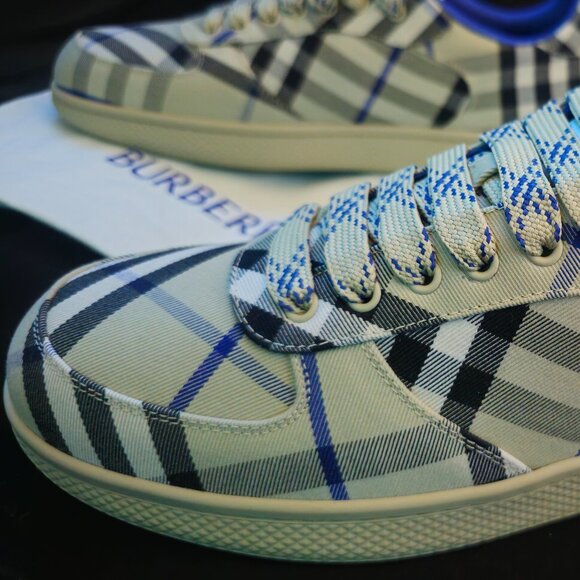 Lowtop Burberry Sneakers - Picture 1 of 6